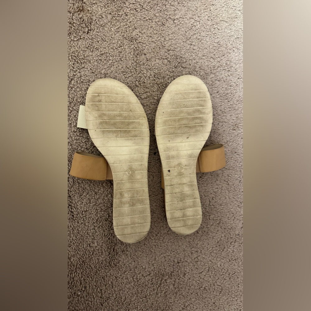 flats - Picture 2 of 2